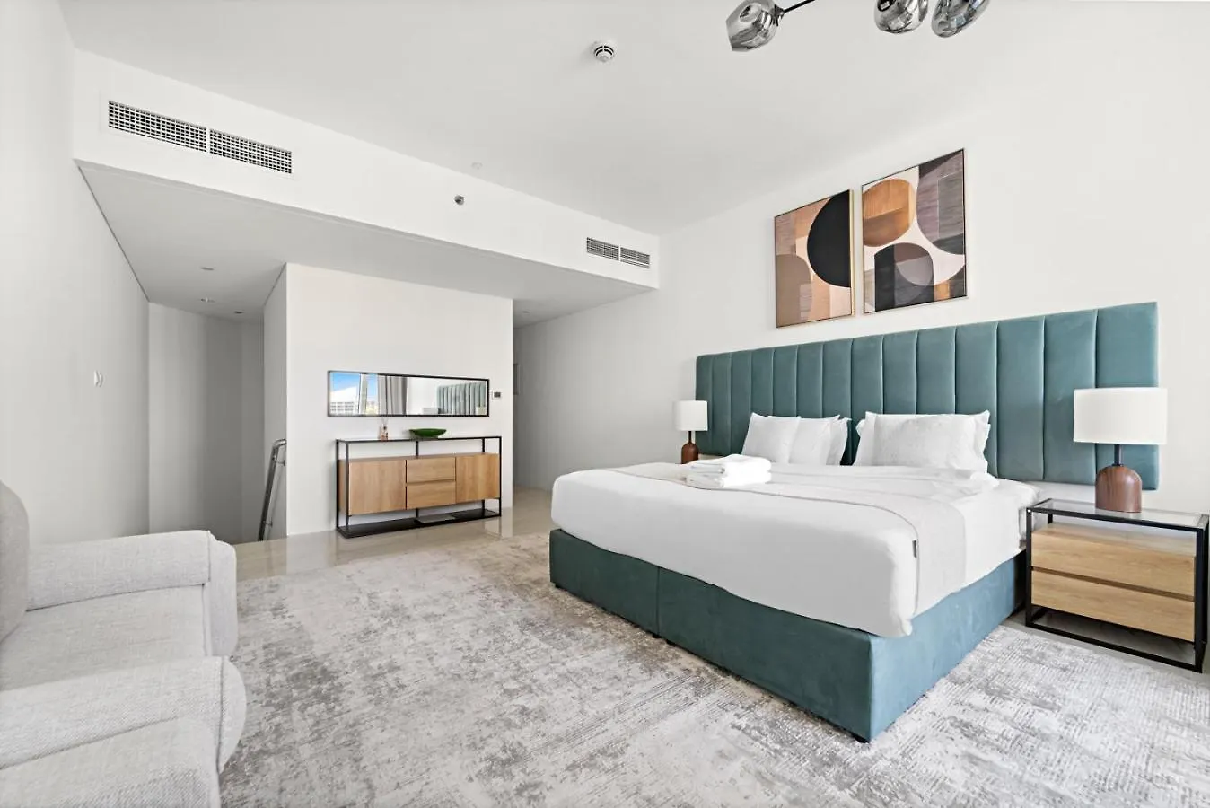 Large 1 Bedroom Duplex With Lake View Dubai