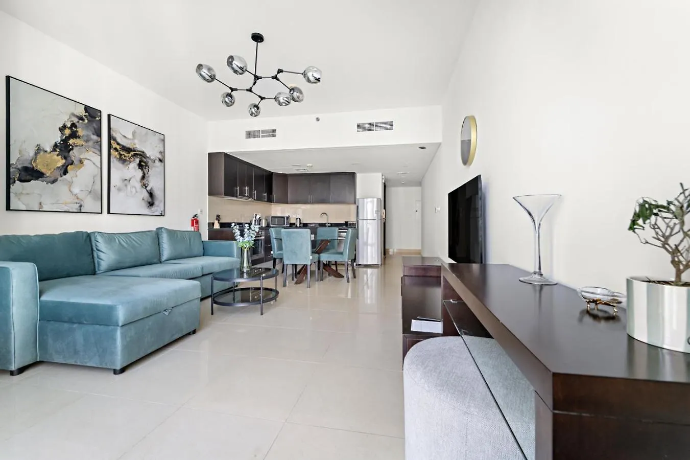 Large 1 Bedroom Duplex With Lake View Dubai Apartment