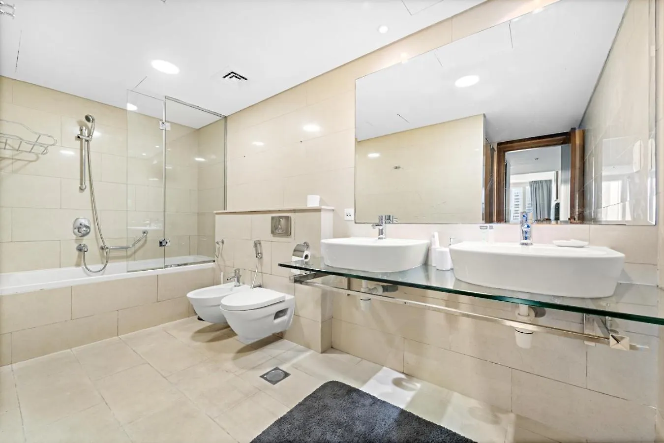 Apartment Large 1 Bedroom Duplex With Lake View Dubai United Arab Emirates